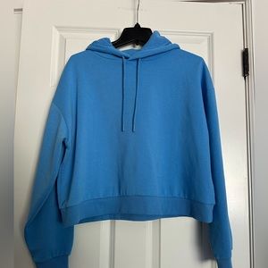 Don’t Call Me Jennyfer Woman’s Junior Cropped Blue Hoodie size Large